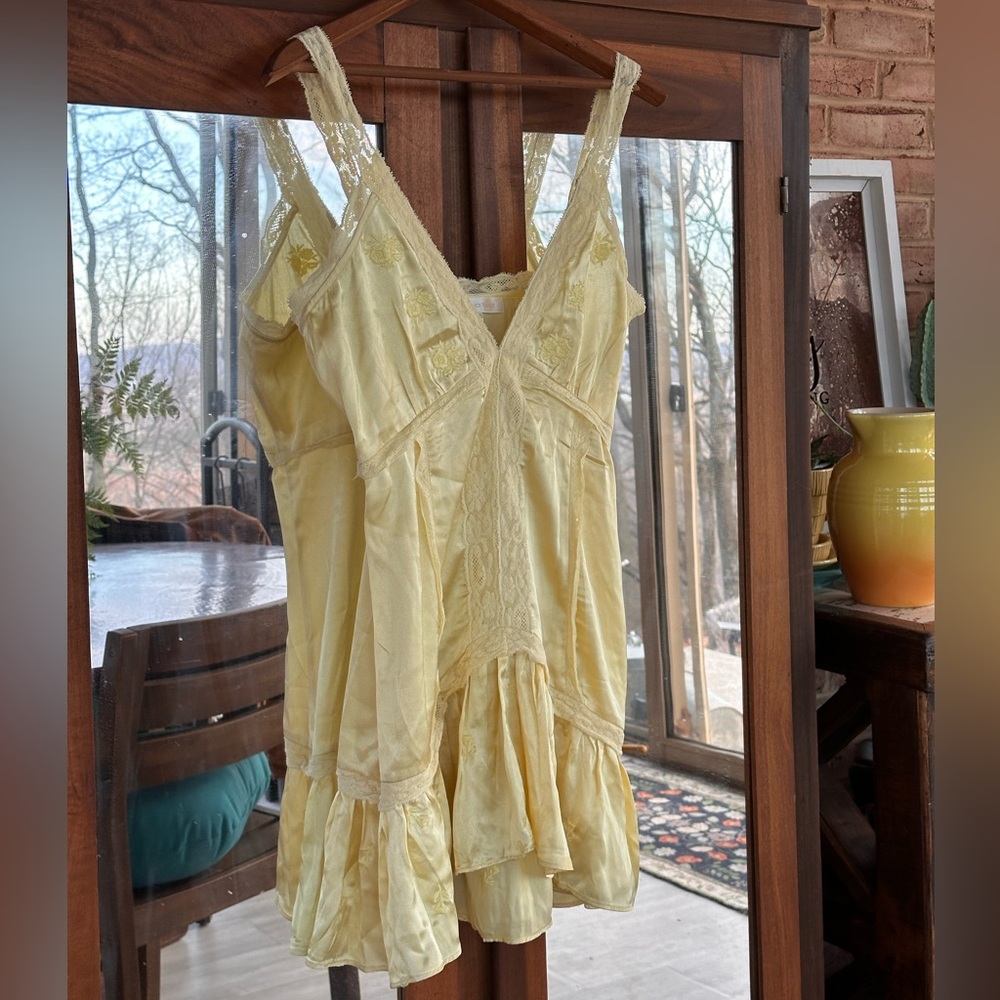 Love shack fancy Navie mini dress in lemon sun size 4